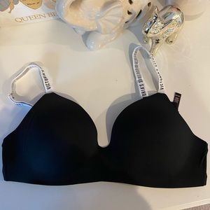 Victoria’s Secret wireless t shirt bra